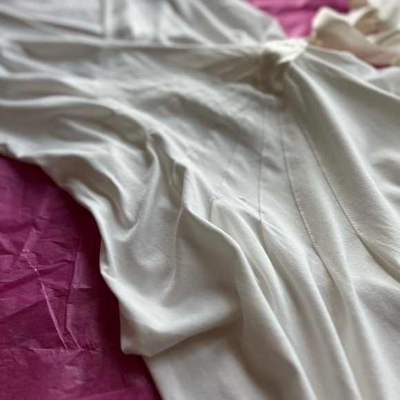 EUC VTG 90s BEBE S white wrap Marilyn Monroe satin cotton stretch sunshine seams - Picture 8 of 16